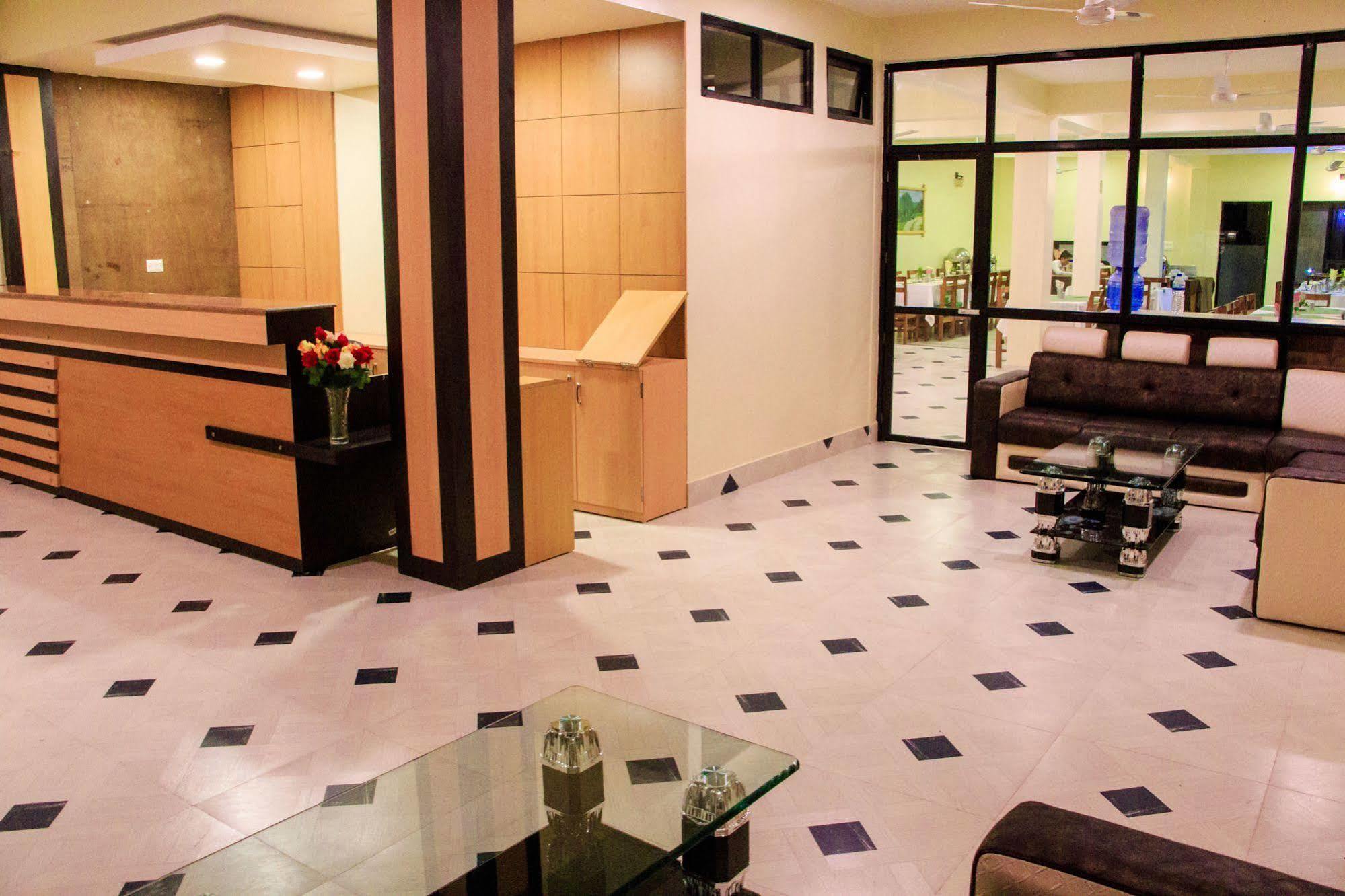 Hotel Rainforest โซราฮา ภายนอก รูปภาพ